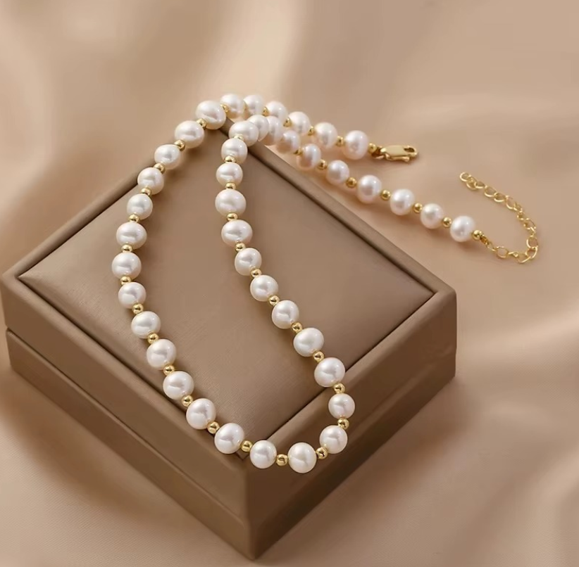 Collar de perlas clásico y elegante